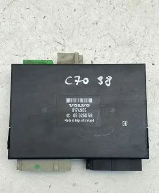 Volvo C70 Air suspension control unit module (rear) 9174906 05025050