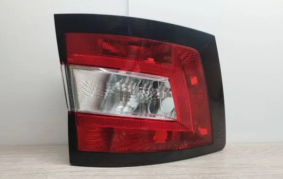 Skoda Fabia Mk3 (NJ) Rear/tail lights 6V9945095 62422001