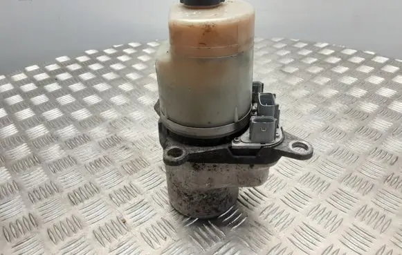 Ford Focus Power steering pump 4M513K514CB
