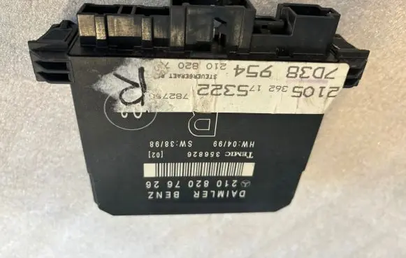 Mercedes-Benz E W212 Door control unit/module 2108207626 356826 2108207021