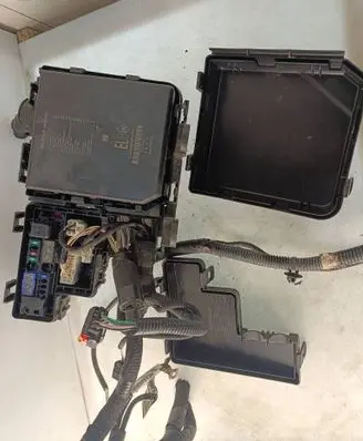 Renault Kadjar Fuse box set 284B69501R 5AKC12F00 1745111531