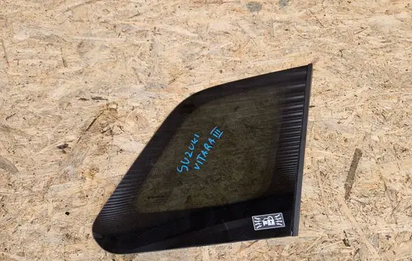 Suzuki Vitara (LY) Rear side window 8458254P00