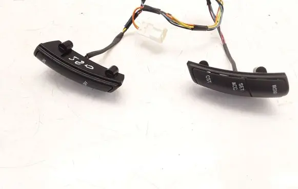 Mazda Tribute Steering wheel buttons/switches 