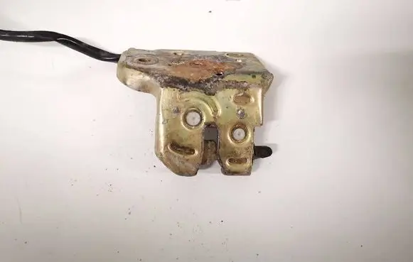Mazda 626 Tailgate/trunk/boot lock/catch/latch 