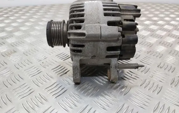 Skoda Fabia Mk2 (5J) Generator/alternator 06F903023E