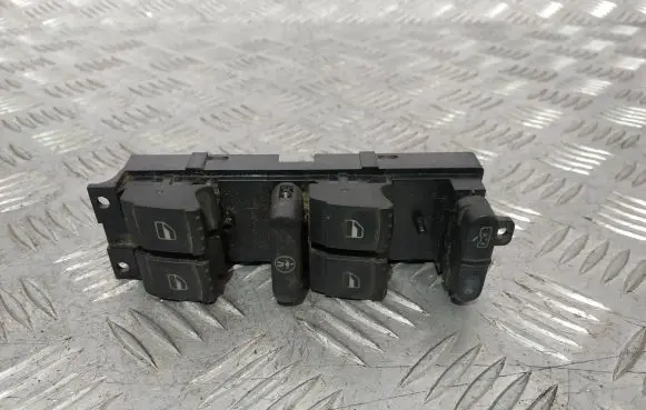 Volkswagen PASSAT B5 Electric window control switch 1J4959857