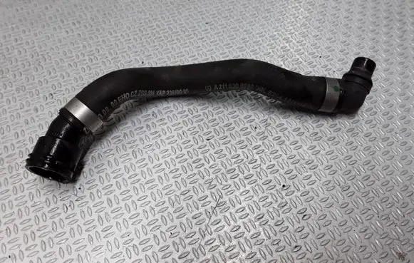 Mercedes-Benz E W211 Engine coolant pipe/hose A2118300596