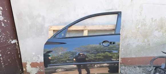 Mazda 3 II Front door