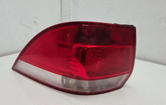 Volkswagen Golf V Rear/tail lights 1K8945095D