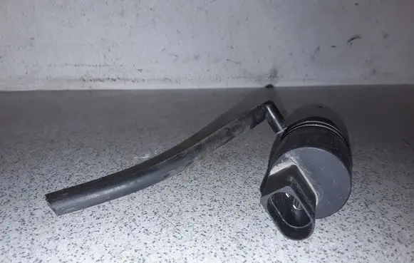 BMW 3 E46 Windscreen/windshield washer pump 1009550006
