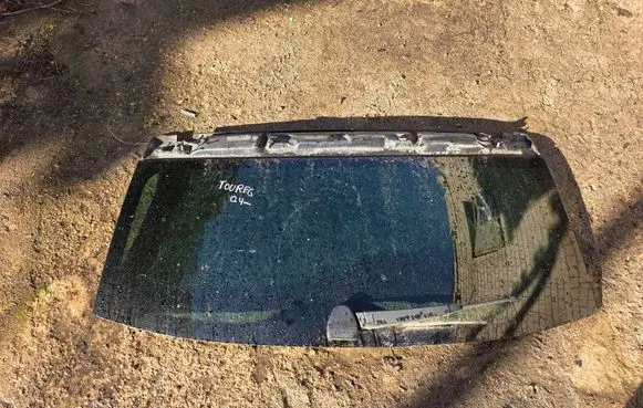 Volkswagen Touareg I Rear windscreen/windshield window 