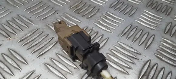 Alfa Romeo 147 Brake pedal sensor switch 46840511