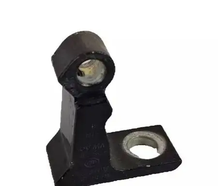 Volkswagen PASSAT B8 Front door upper hinge 8X0831404E
