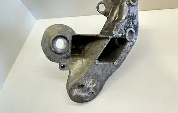 Audi A6 S6 C6 4F Engine mounting bracket 4f0199351s