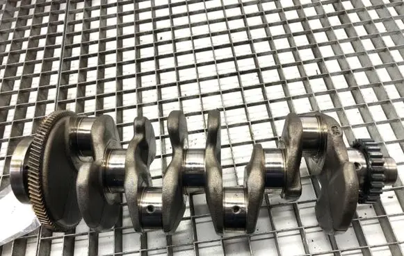Volkswagen PASSAT B8 Crankshaft 