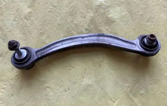 Mercedes-Benz C AMG W204 Rear control arm 20409 F12