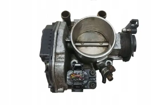 Audi A4 S4 B5 8D Throttle valve 058133063H