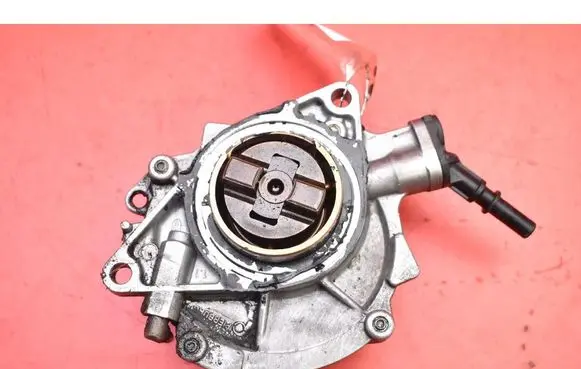 Peugeot 308 Vacuum pump