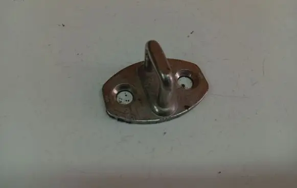Audi A3 S3 8P Front door lock loop/hook striker 8Z0837033