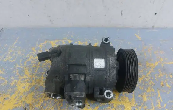 Volkswagen Touran I Air conditioning (A/C) compressor (pump) 1K0820803J 4472209351 20021003062