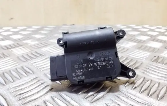 Volkswagen Eos Air flap motor/actuator 983389 0132801345