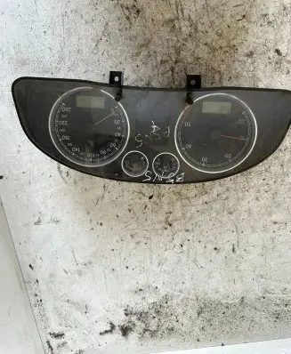 Volkswagen PASSAT B5.5 Speedometer (instrument cluster) 110080198002
