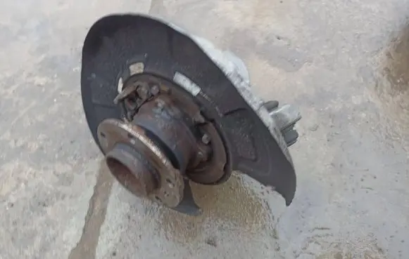 BMW X6 F16 Rear wheel hub spindle/knuckle 6877218 A8580