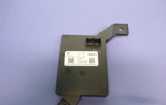 Audi A6 Allroad C5 Aerial GPS antenna 4F0910335B