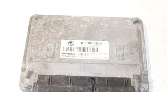 Skoda Fabia Mk1 (6Y) Engine control unit/module 03E906033A 5WP4012007