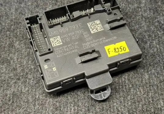 Audi A4 S4 B9 Door control unit/module 4M0959793E 4M0959793C