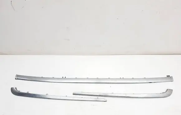 Rear bumper trim bar molding