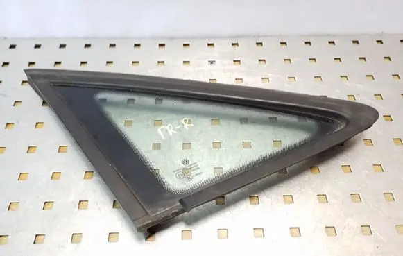 Volkswagen Touran I Front triangle window/glass 