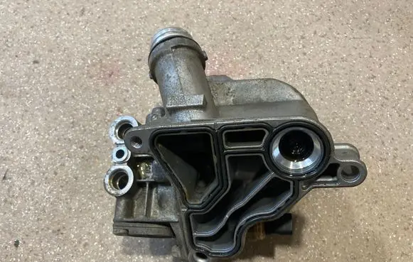 BMW M4 F82 F83 Oil filter mounting bracket 7850293 7637052