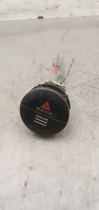 Nissan X-Trail T30 Hazard light switch 06016