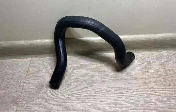 BMW 5 GT F07 Engine coolant pipe/hose 6788811 32416788811 3241678881102