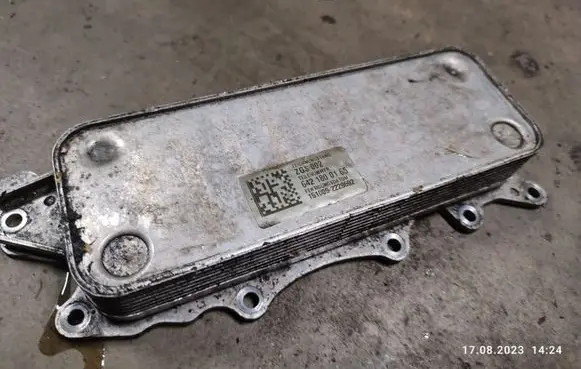 Mercedes-Benz R W251 Engine oil radiator 6421800165