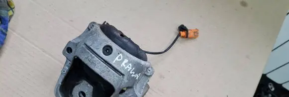 Audi A6 S6 C7 4G Engine mount bracket 8R0199381B