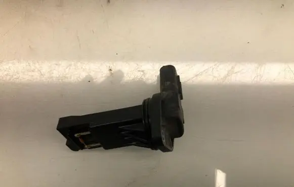 Mitsubishi Outlander Mass air flow meter 1525A052