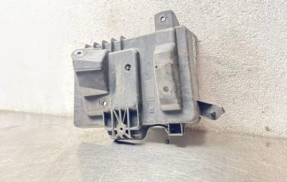 Opel Astra G Battery box tray 09132098 7004330