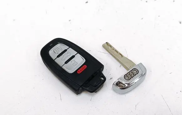 Audi A4 S4 B8 8K Ignition key/card 8T0959754A