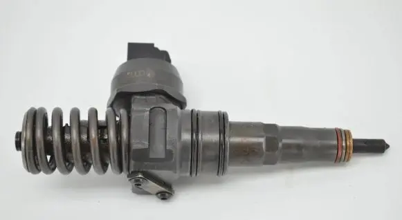 Volkswagen Golf Plus Fuel injector 038130073BN 0414720313