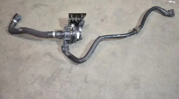 Mercedes-Benz GLE W167 Water pump A0005003700 A1678301904 A1678302004