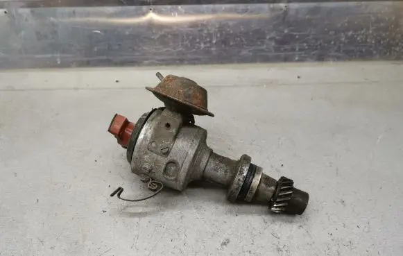 Volkswagen Golf II Spark distributor 0237020156 050905205C