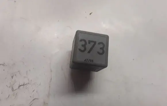 Volkswagen PASSAT B5 Other relay V23134B52X301