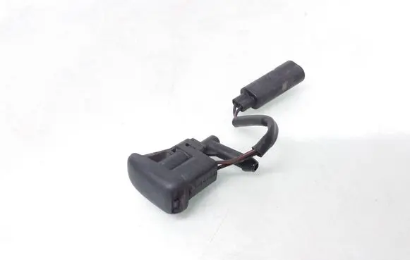 BMW 1 E81 E87 Windshield washer spray nozzle 7110851