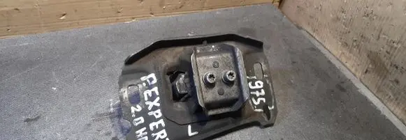 Peugeot Expert Gearbox mounting bracket 9821257480