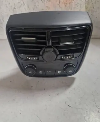 Rear air vent grill