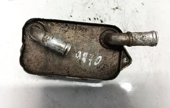 Engine oil radiator