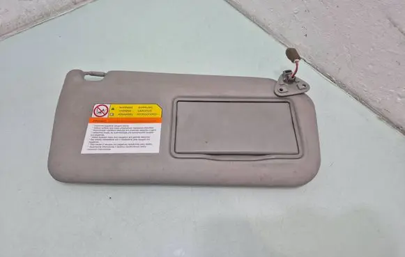 Mitsubishi Pajero Sun visor 