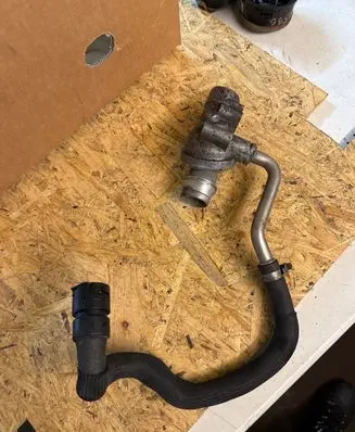 Thermostat/thermostat housing